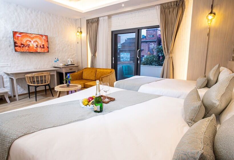 هتل Arushi Boutique