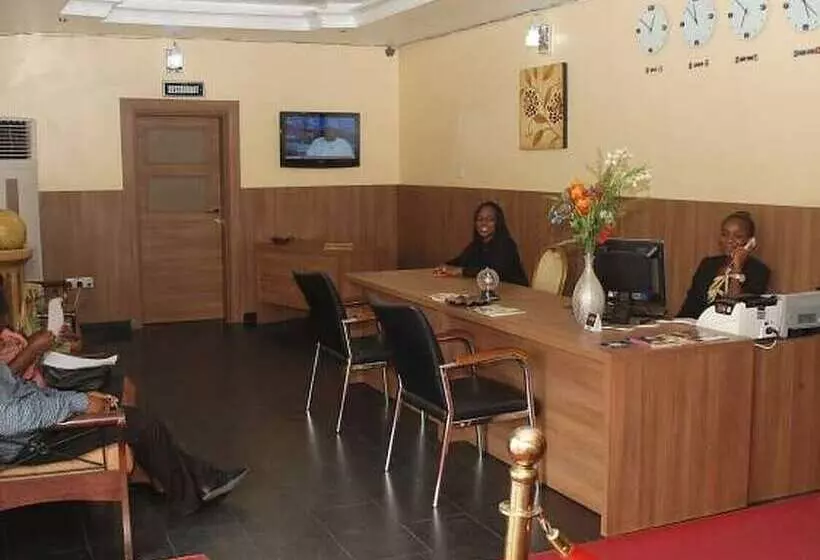 هتل Hoil Suites