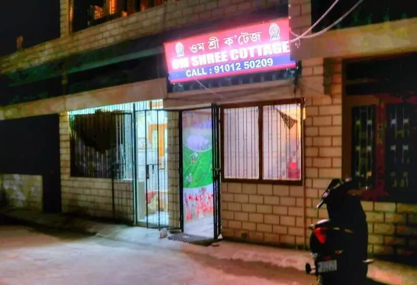 ホテル Om Shree Cottage