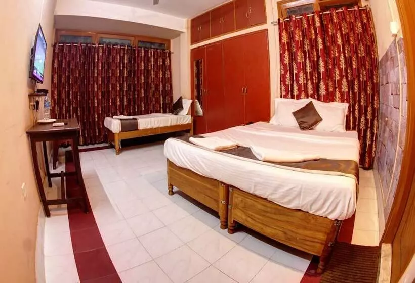 ホテル Om Shree Cottage