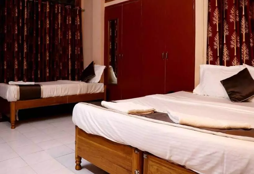 ホテル Om Shree Cottage
