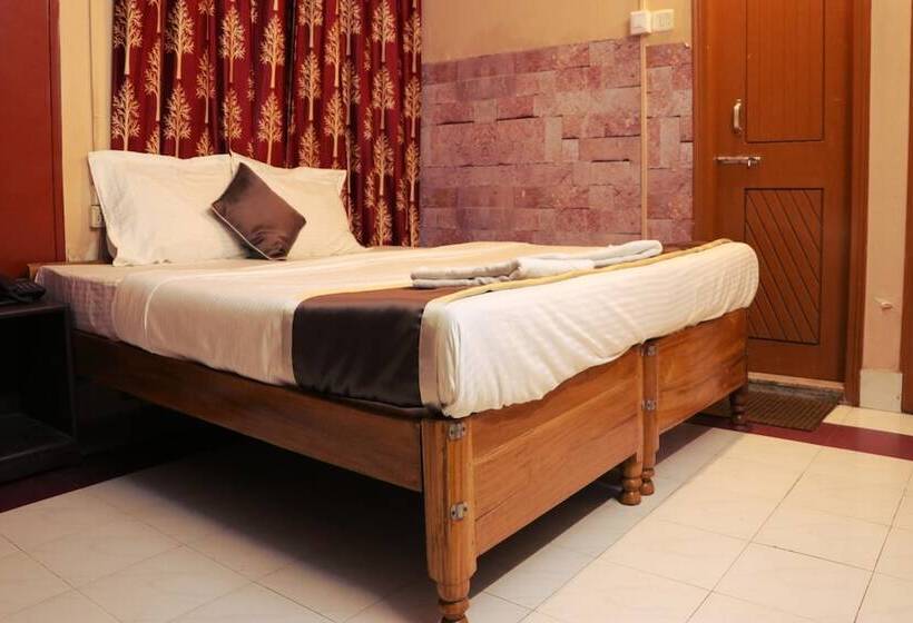 호텔 Om Shree Cottage