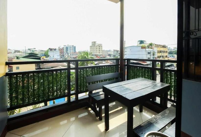 هتل V Cat Apartelle