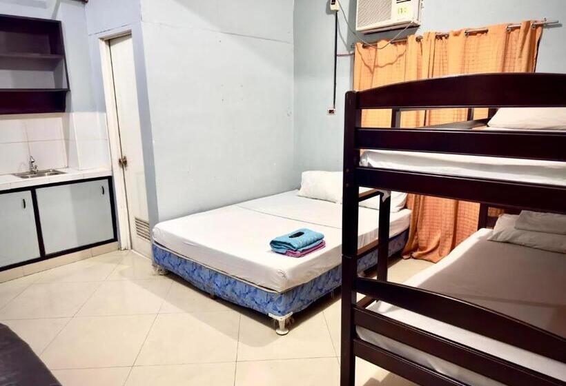 هتل V Cat Apartelle