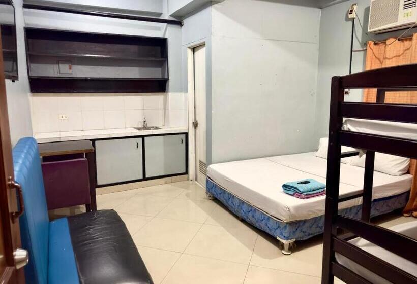 هتل V Cat Apartelle