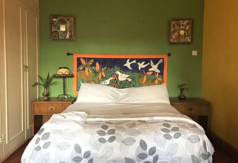 It S A Small World Backpackers Lodge   Hostel