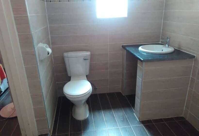 It S A Small World Backpackers Lodge   Hostel