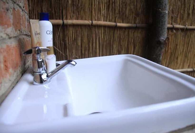 It S A Small World Backpackers Lodge   Hostel