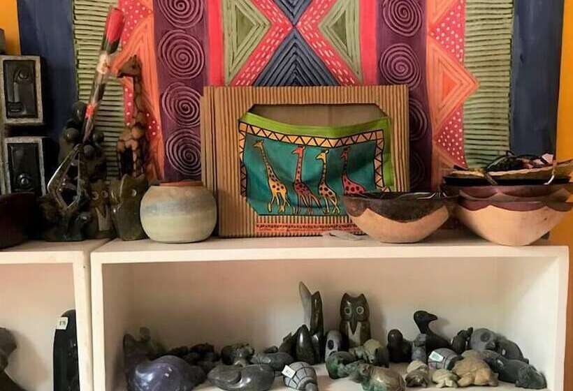 It S A Small World Backpackers Lodge   Hostel