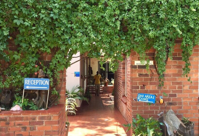 It S A Small World Backpackers Lodge   Hostel