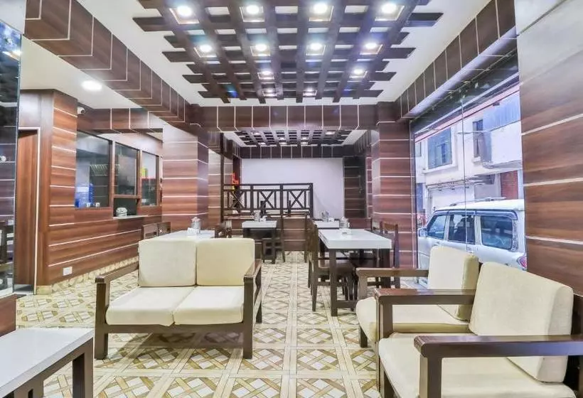 Pashupati Hotel By Oyo Rooms