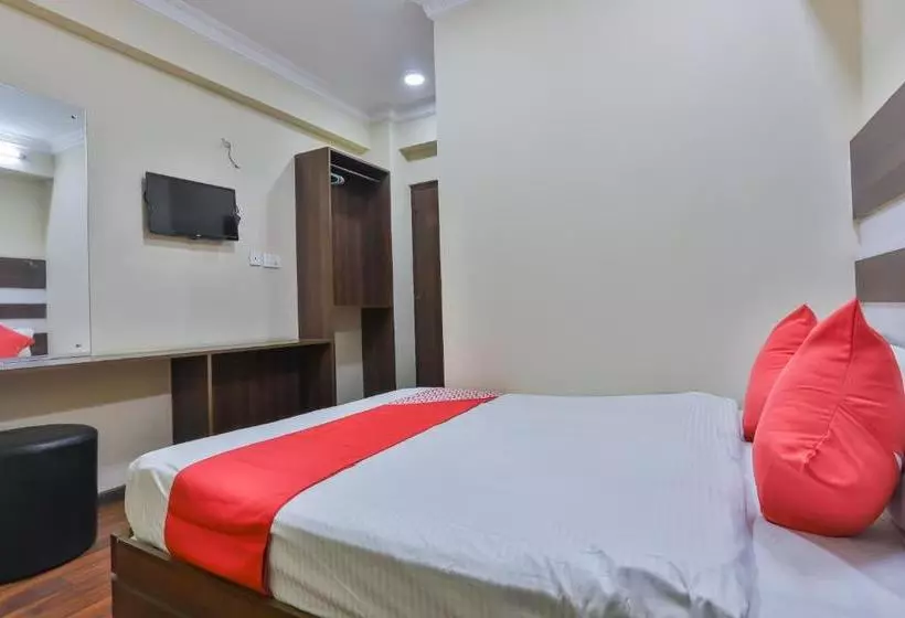 Pashupati Hotel By Oyo Rooms