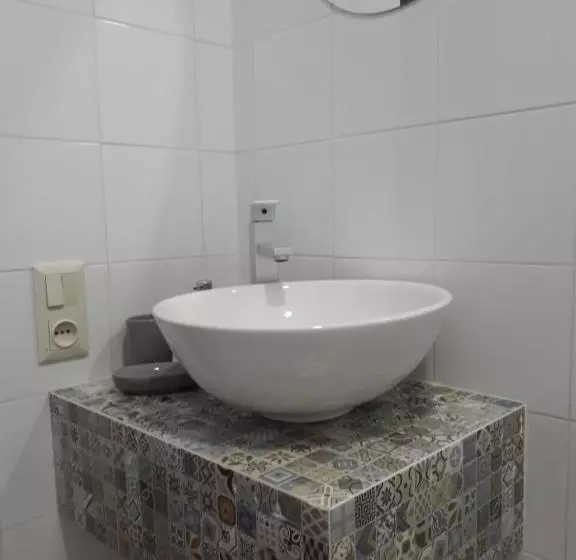 پانسیون Mebo House