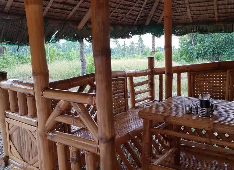 Majatalo Nirvana Bamboo & Dive Resort