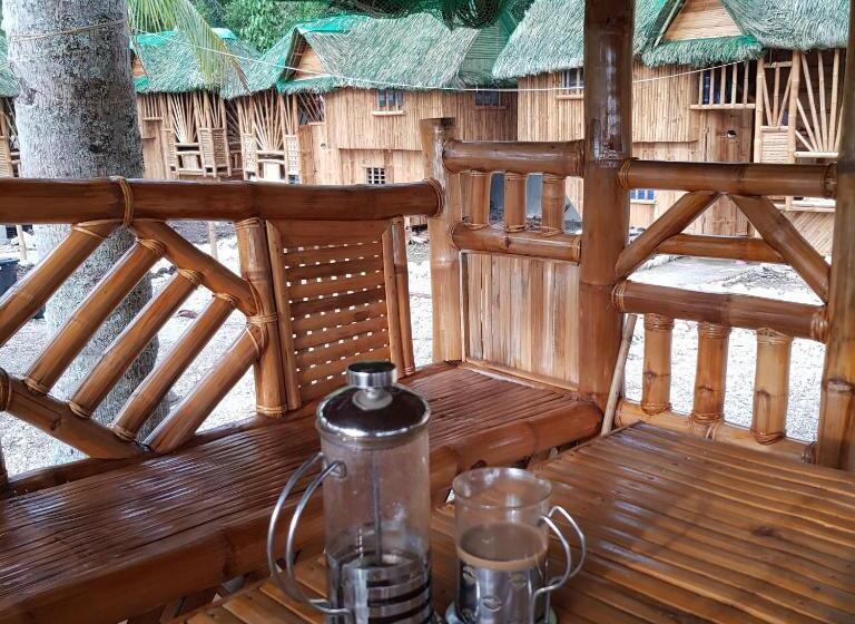 פנסיון Nirvana Bamboo & Dive Resort