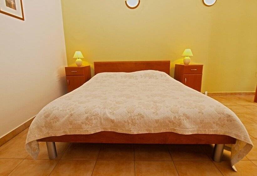 Apartments Milio 1105