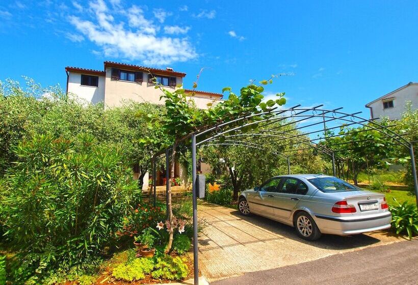 Apartments Milio 1105