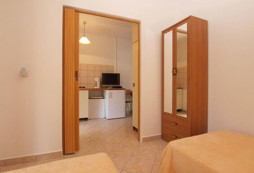 Apartments Milio 1105