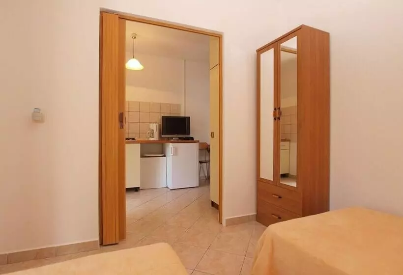 Apartments Milio 1105