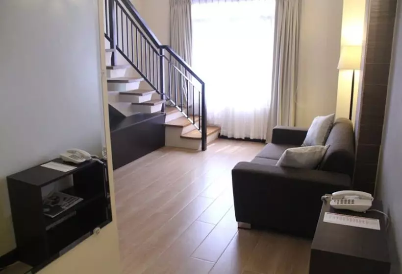 ホテル Bauan Plaza