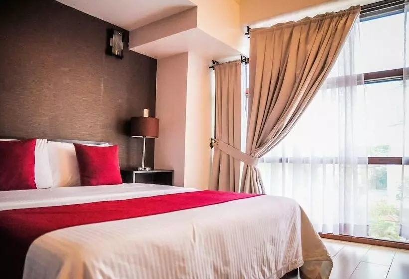 ホテル Bauan Plaza