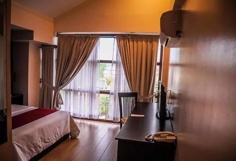 ホテル Bauan Plaza