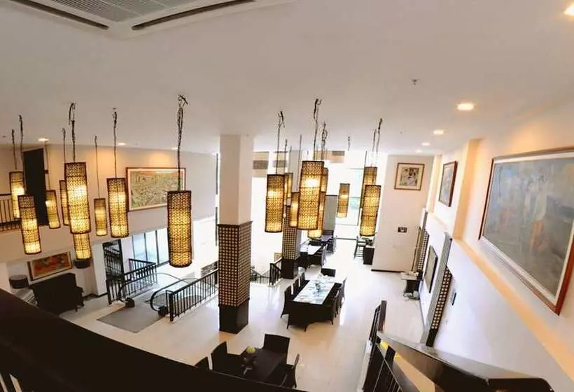 ホテル Bauan Plaza