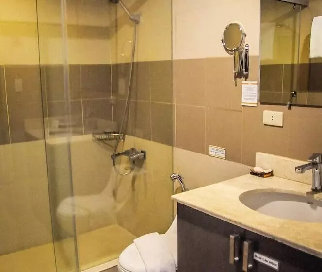 ホテル Bauan Plaza