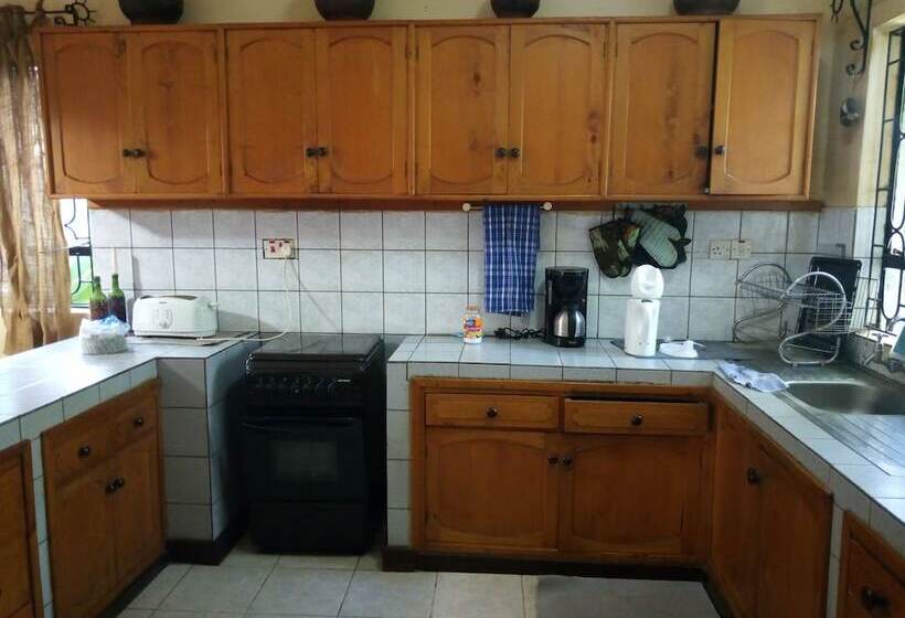 צימר Jutland Lodge Moshi