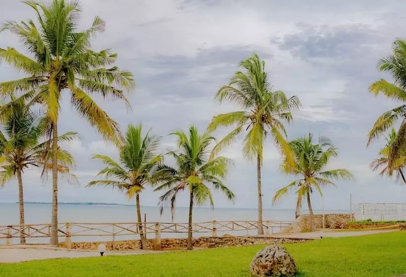 هتل Bahari Beach Castle Lodge