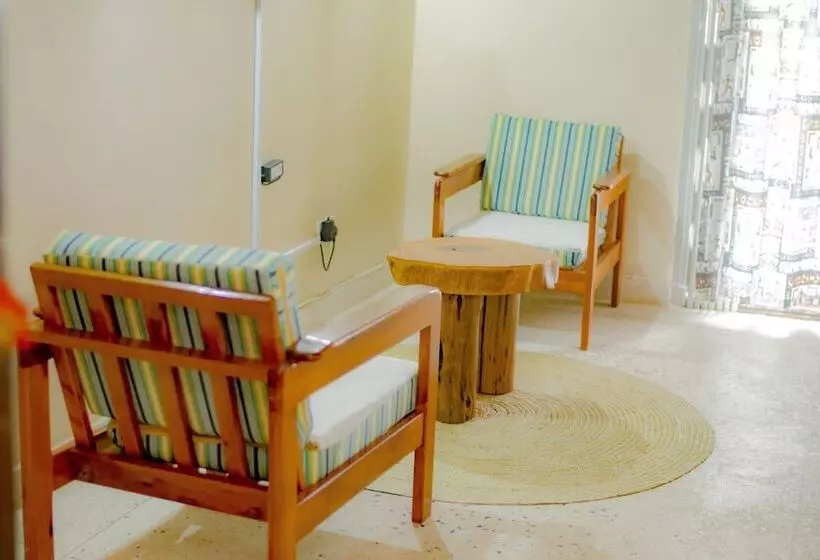 هتل Bahari Beach Castle Lodge