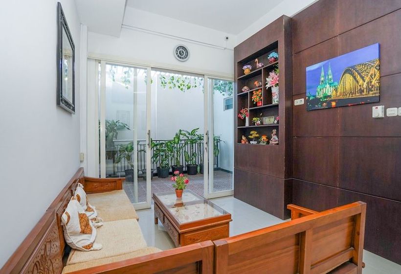 호텔 Central City Family Residence By Oyo Rooms