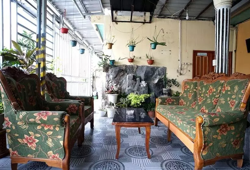 Hotelli Spot On 1854 Sepinggan Asri Syariah Guesthouse