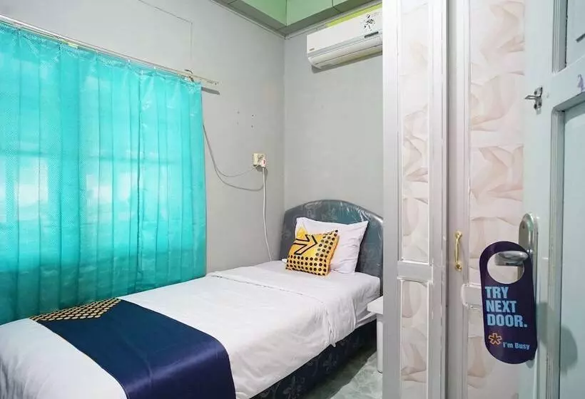 Hotelli Spot On 1854 Sepinggan Asri Syariah Guesthouse