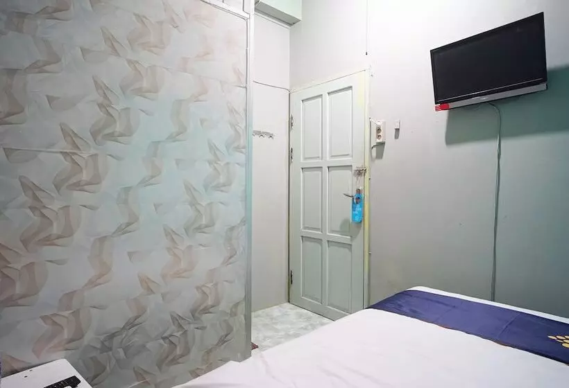 Hotelli Spot On 1854 Sepinggan Asri Syariah Guesthouse