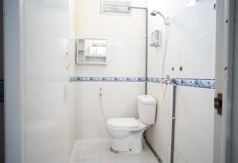 בית מלון כפרי Spot On 1854 Sepinggan Asri Syariah Guesthouse