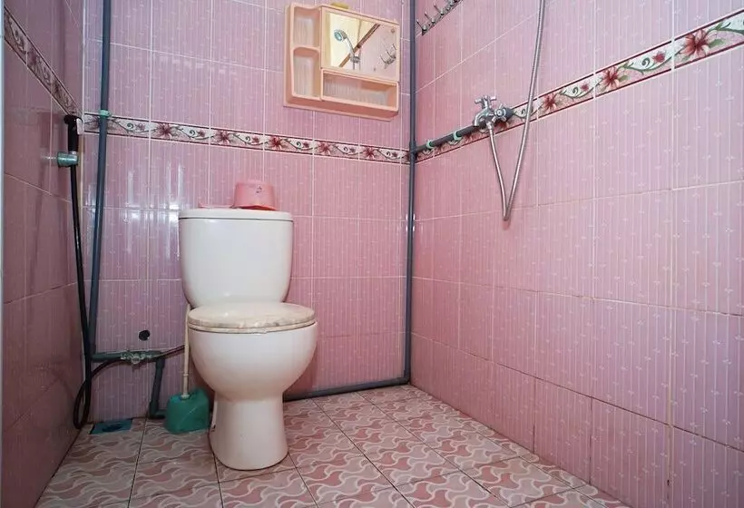 Hotelli Spot On 1854 Sepinggan Asri Syariah Guesthouse