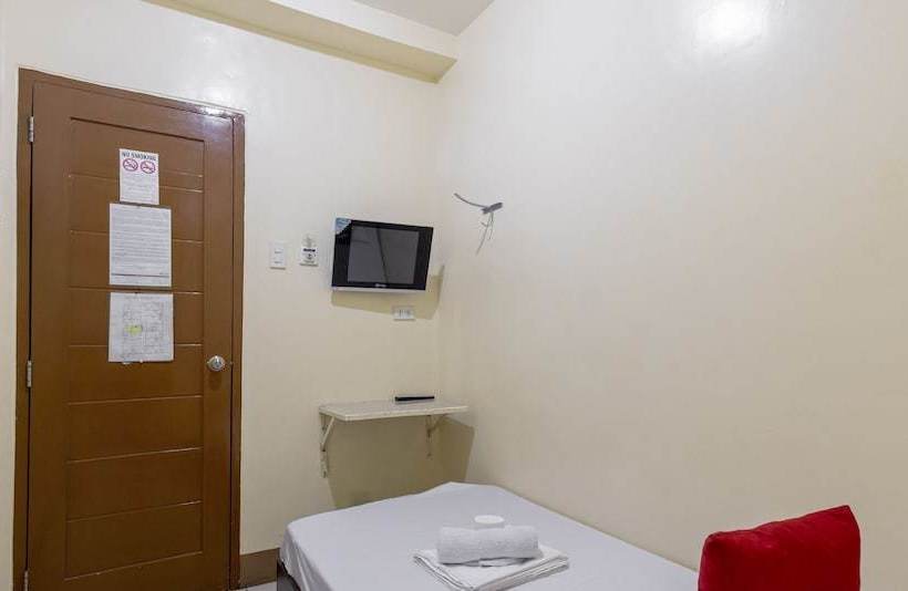 هتل Zen Rooms Traveller S Inn Dumaguete