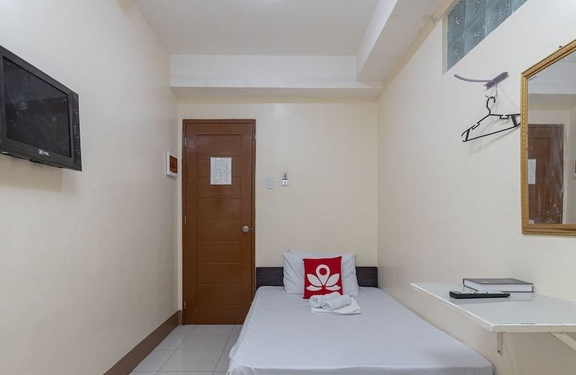 هتل Zen Rooms Traveller S Inn Dumaguete
