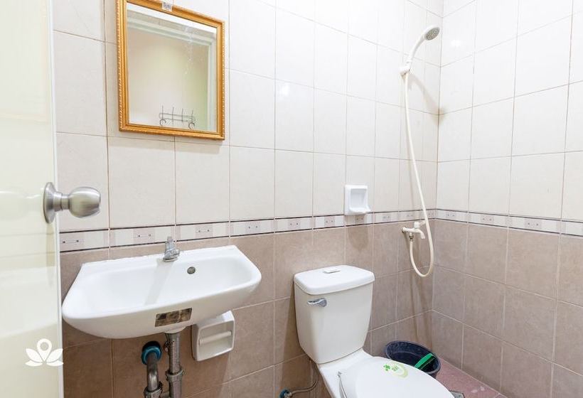 هتل Zen Rooms Traveller S Inn Dumaguete