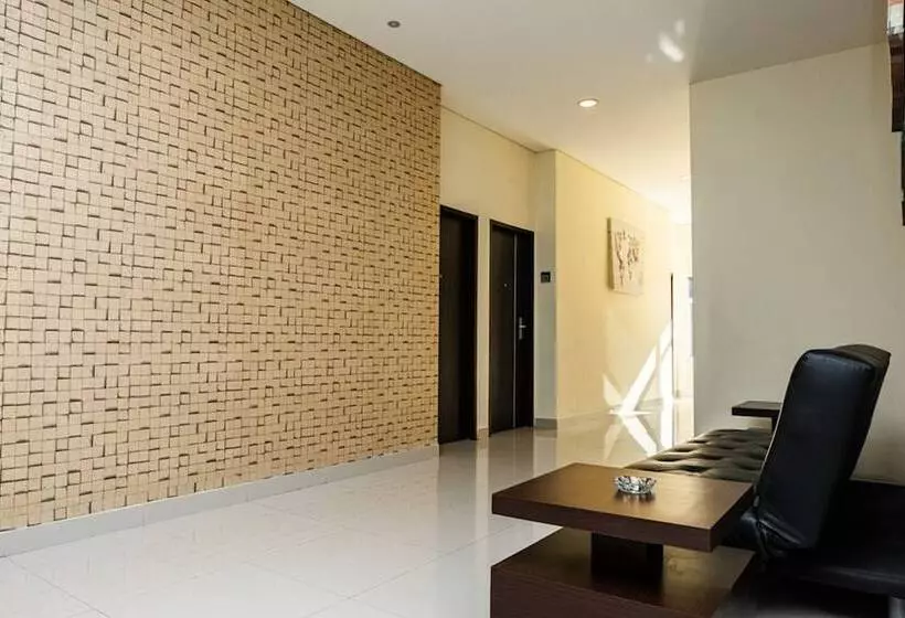 ペンション Reddoorz @ Pelita Raya Rappocini