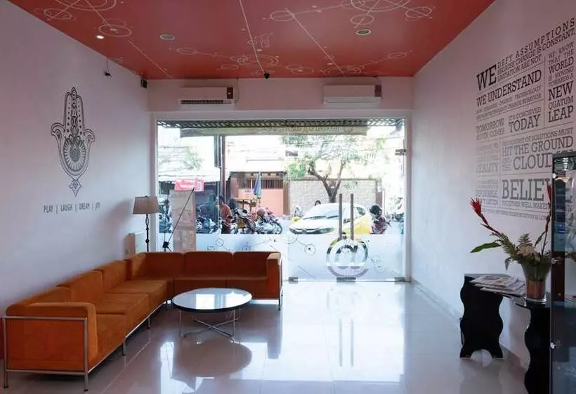 ペンション Reddoorz @ Pelita Raya Rappocini