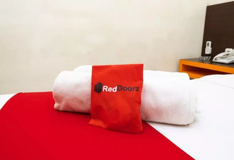 ペンション Reddoorz @ Pelita Raya Rappocini