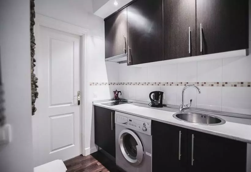 Cozy And Quiet Apartment In Town Centre