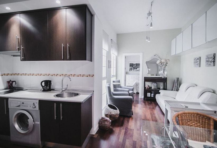 Cozy And Quiet Apartment In Town Centre