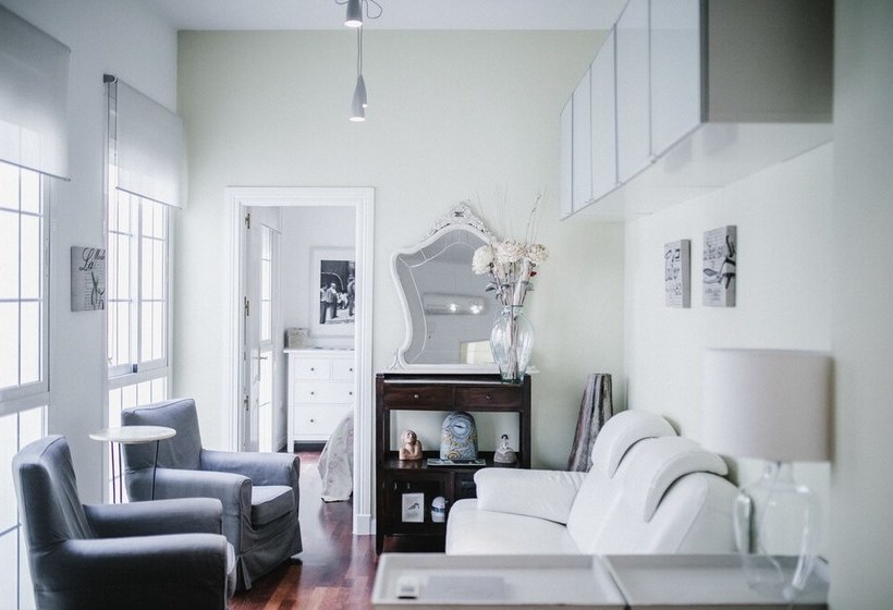 Cozy And Quiet Apartment In Town Centre