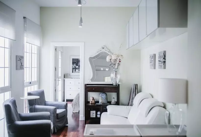 Cozy And Quiet Apartment In Town Centre