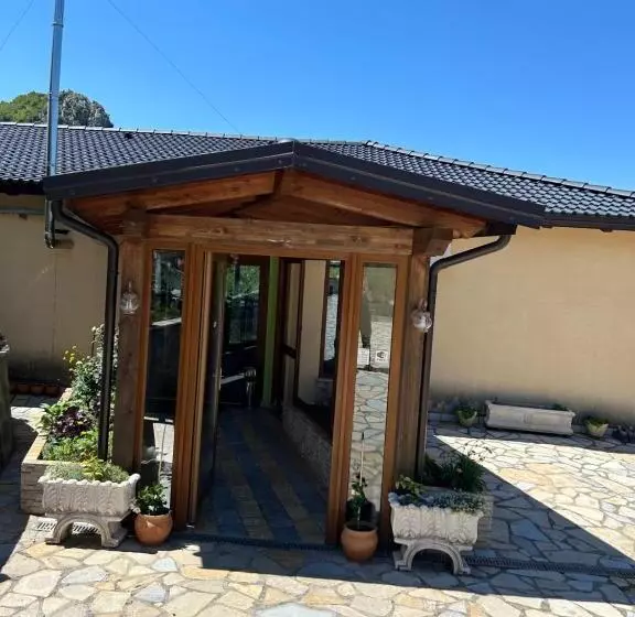 هتل Hani I Leks Agroturizem