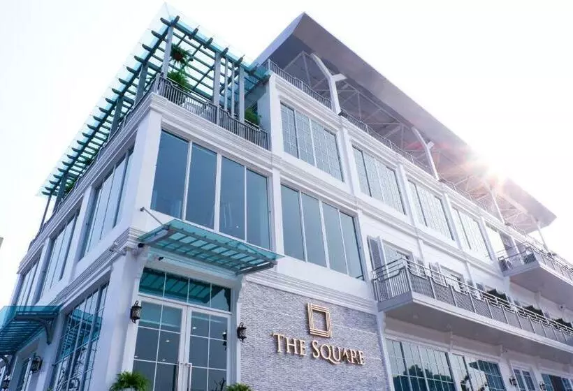 هتل The Square 101