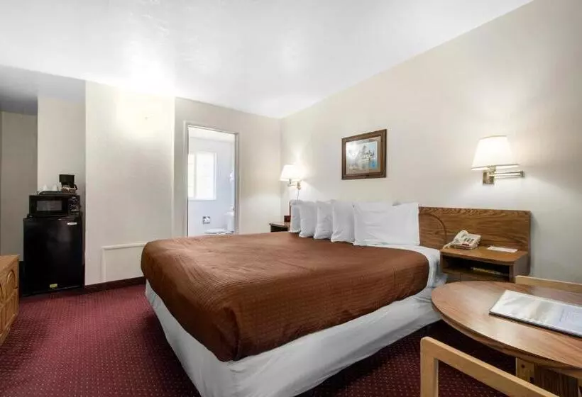 Eureka Town House Motel  Historic Old Town